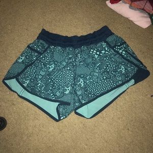 🍋 LULULEMON SHORTS 🍋